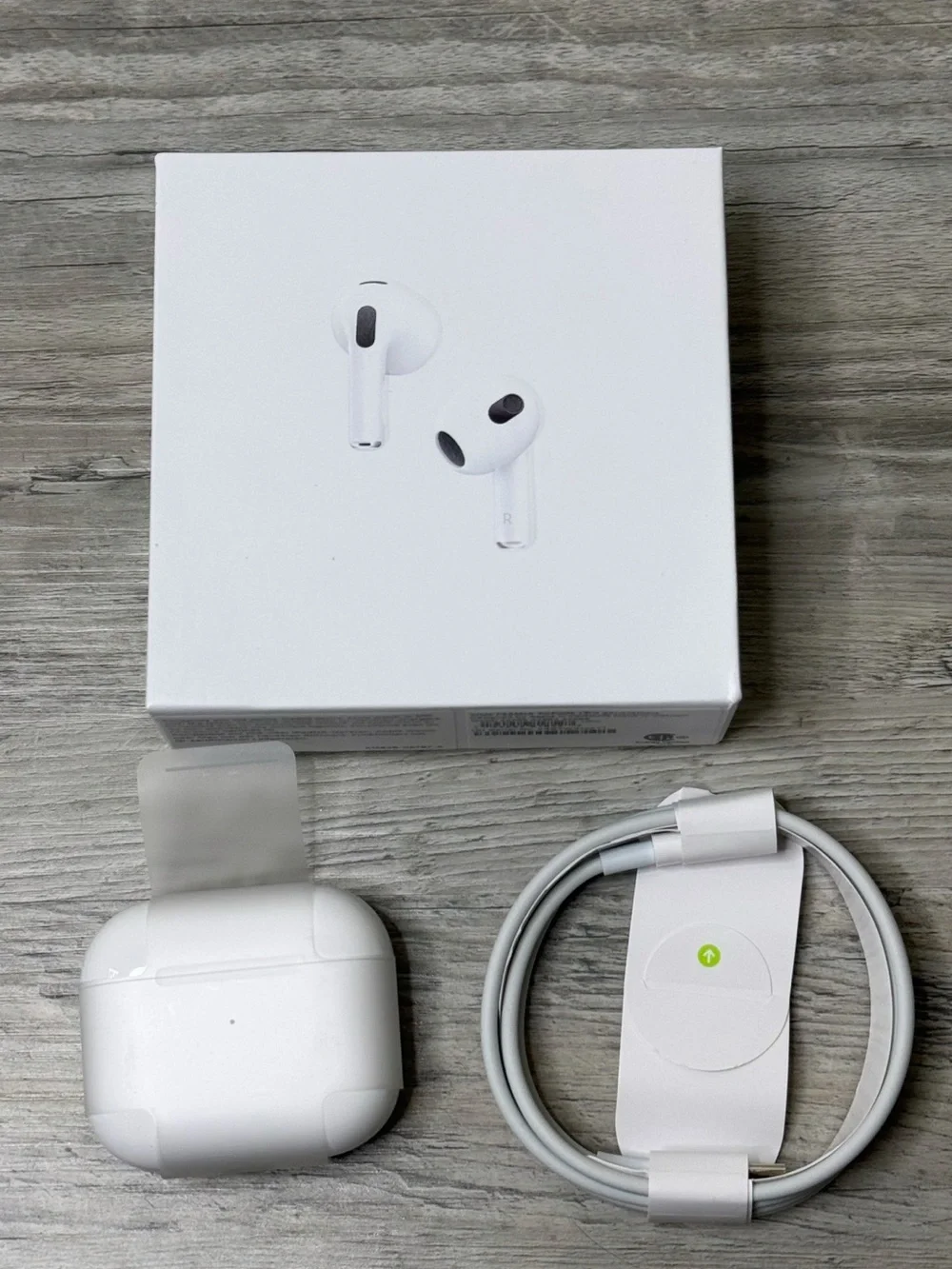 Apple White Wireless Earbuds in Branded Packaging
